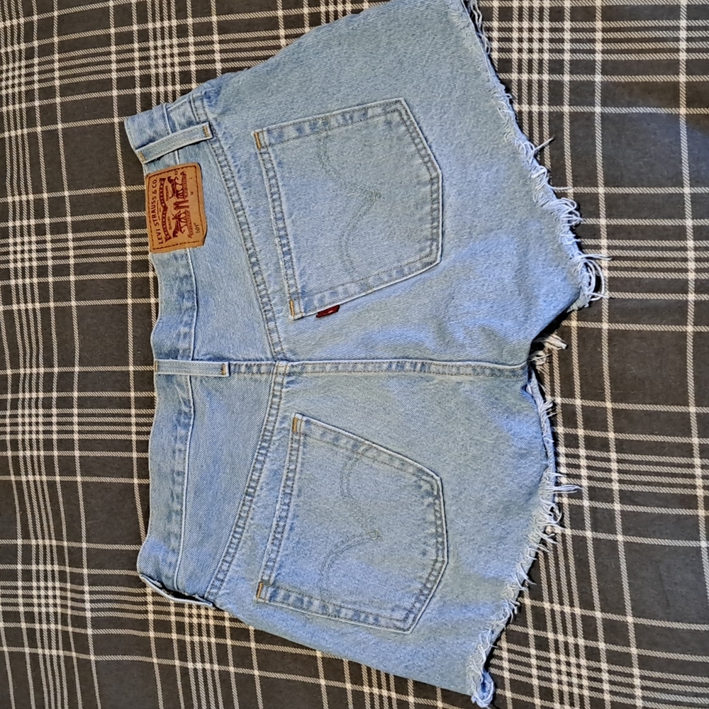 Levi's 501 Jean Shorts - Picture 3 of 5